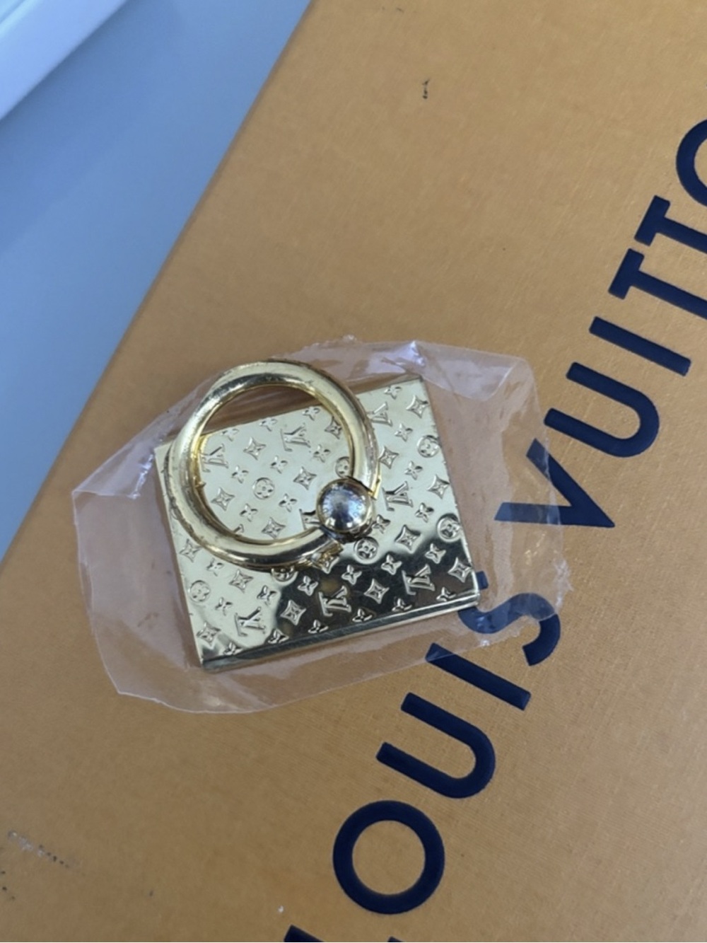 Louis Vuitton Gold Nonogram Phone Ring Holder - Picture 5 of 5